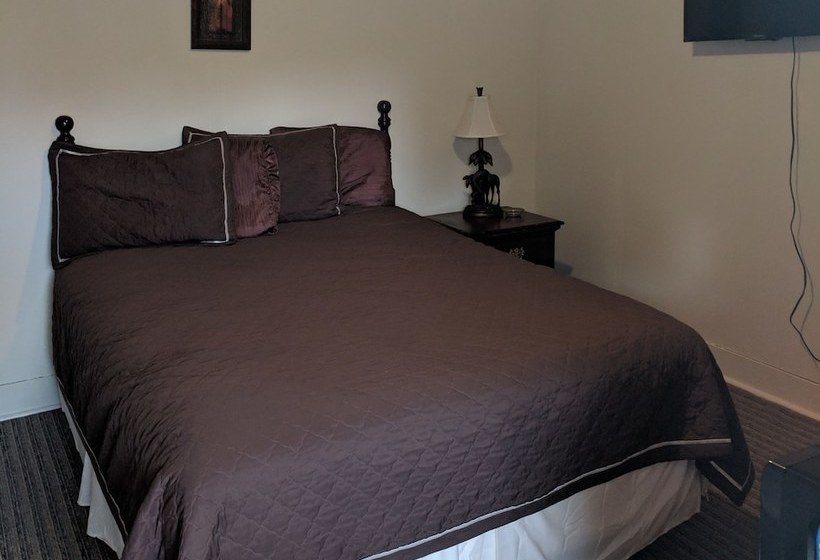 汽车旅馆  Colonial Inn