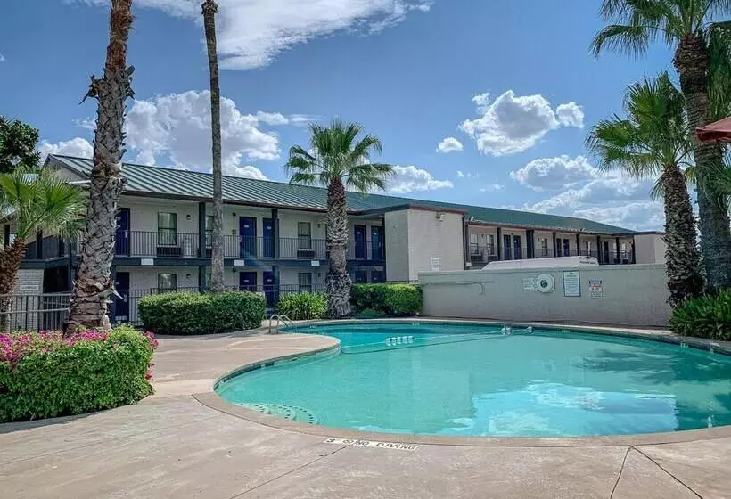 مُتل Studio 6 Laredo, Tx  North I35