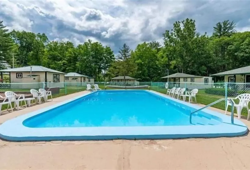 Perry S Motel And Cottages