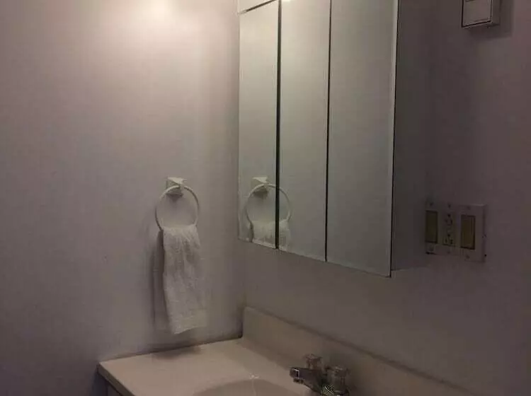 Perry S Motel And Cottages