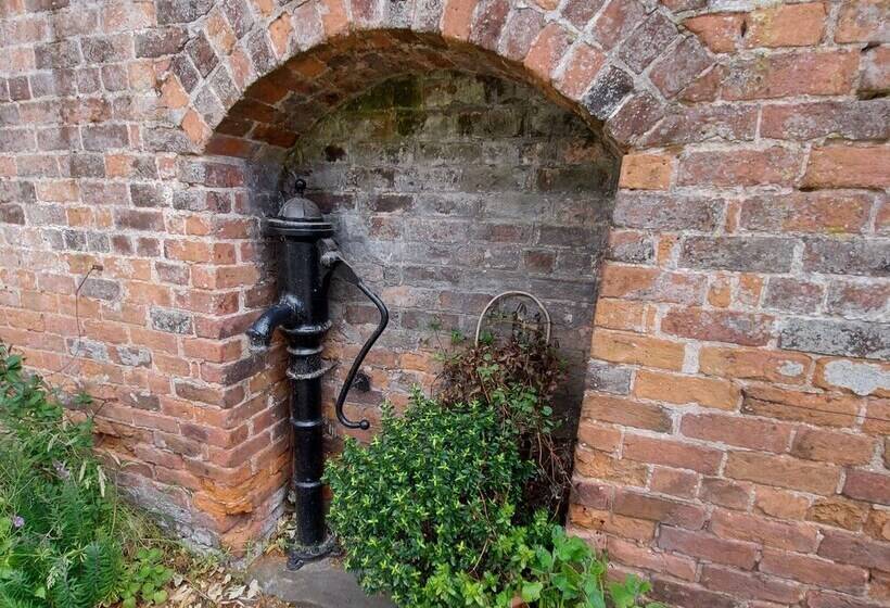 Saughall Mill Farm Cottage