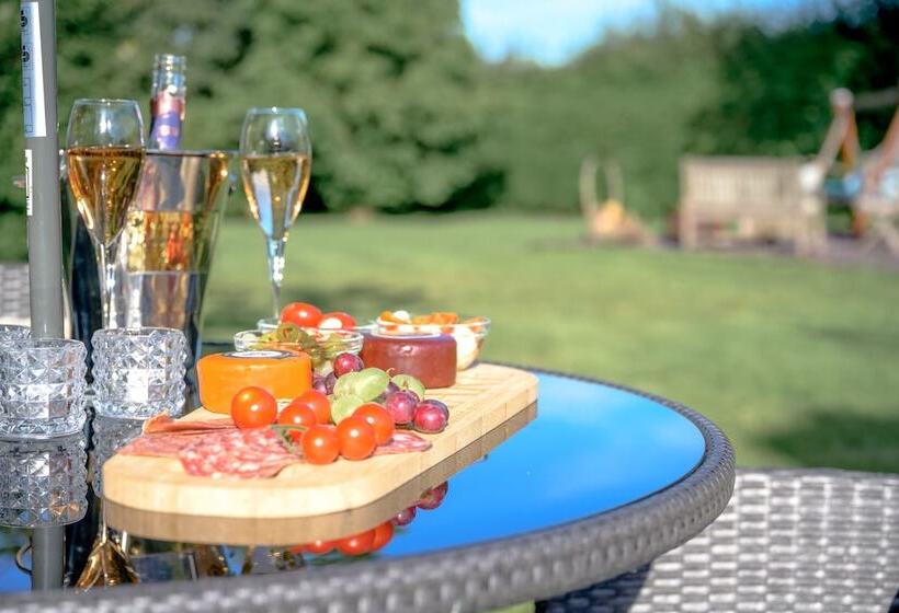 Saughall Mill Farm Cottage