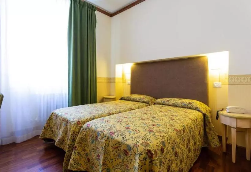 호텔 Albergo Il Cacciatore