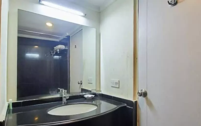 Hôtel Dr. Raj Kumar International