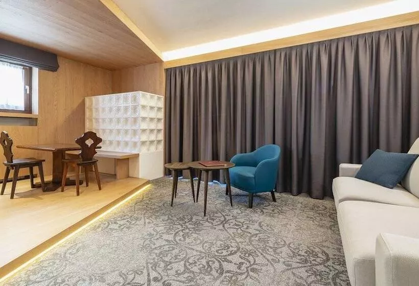 Отель Lajadira & Spa