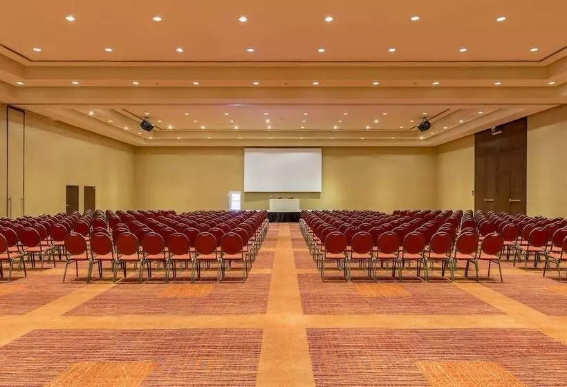 هتل Sheraton Mendoza