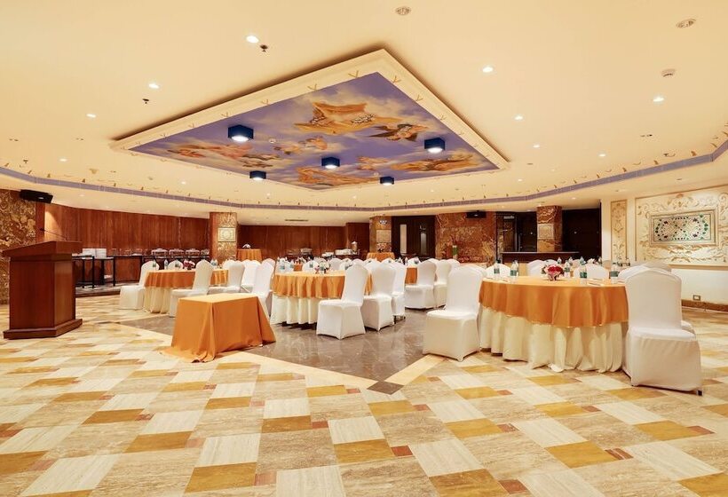 ホテル The Royal Plaza