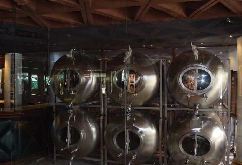 ホテル The Royal Plaza