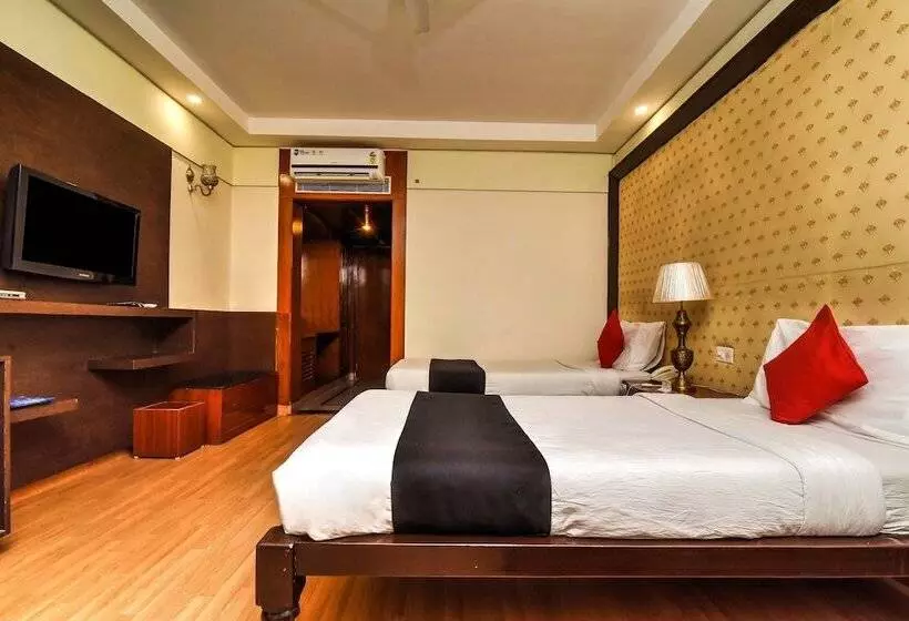 Отель Utkarsh Vilas Tavisha