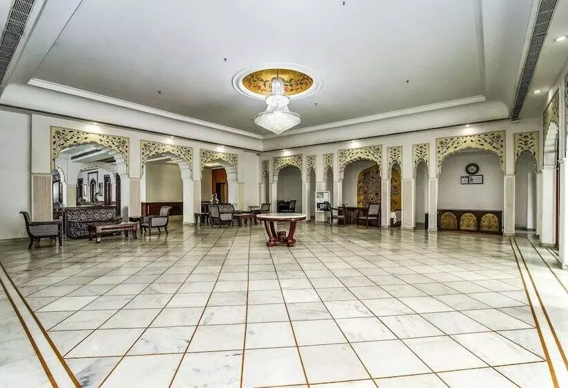 Отель Utkarsh Vilas Tavisha