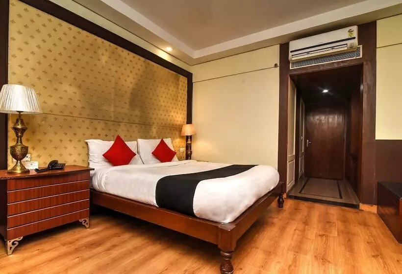 Отель Utkarsh Vilas Tavisha