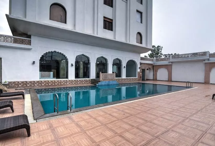 Отель Utkarsh Vilas Tavisha