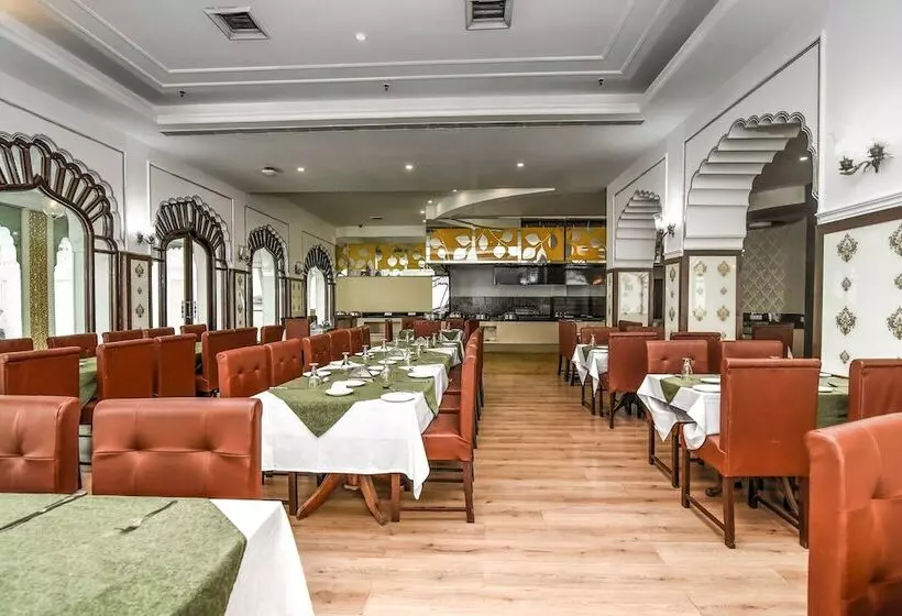 Отель Utkarsh Vilas Tavisha