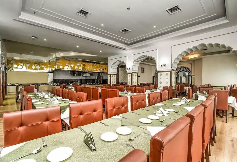 Отель Utkarsh Vilas Tavisha