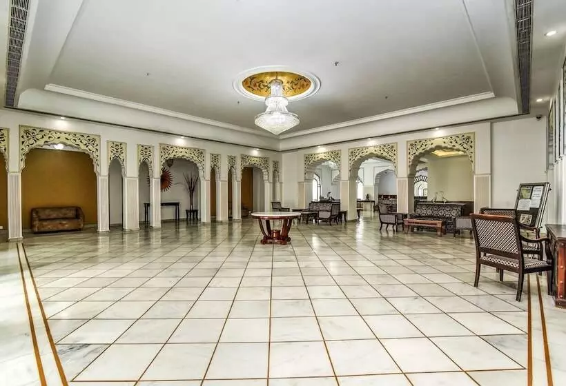 Отель Utkarsh Vilas Tavisha