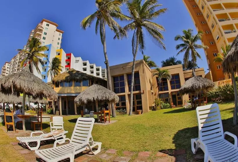 Villas El Rancho Green Resort