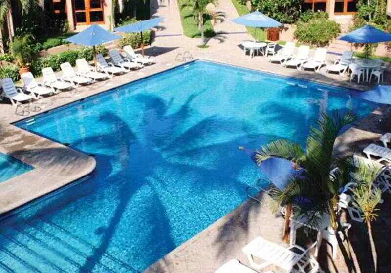 Villas El Rancho Green Resort