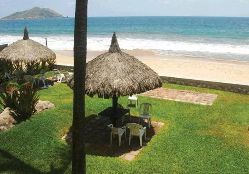 Villas El Rancho Green Resort