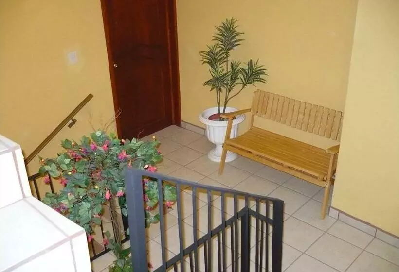 هتل Casa Cortes