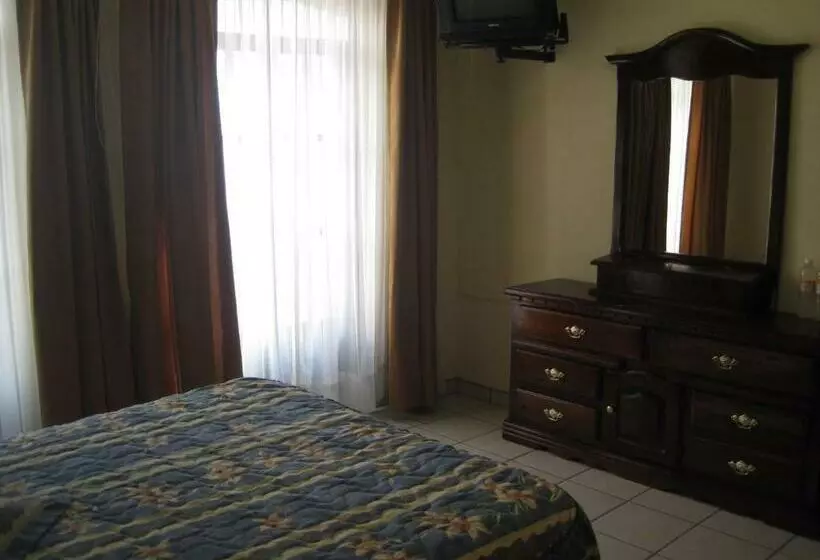 هتل Casa Cortes