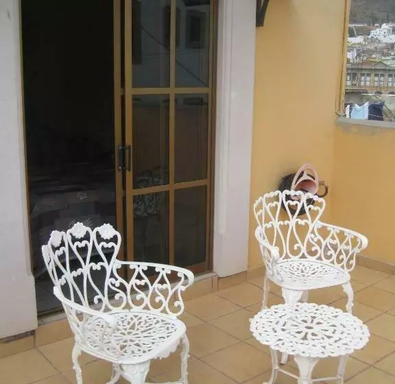 هتل Casa Cortes