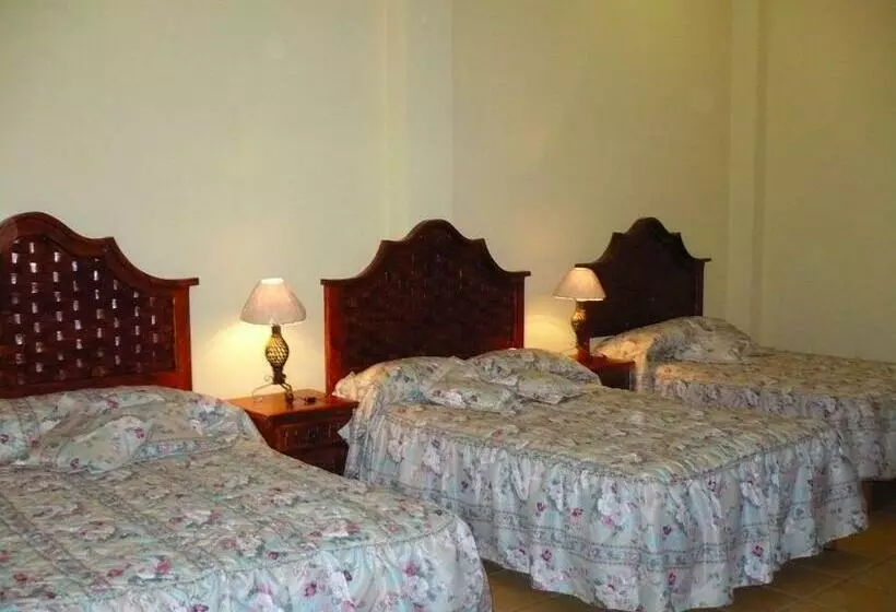 هتل Casa Cortes
