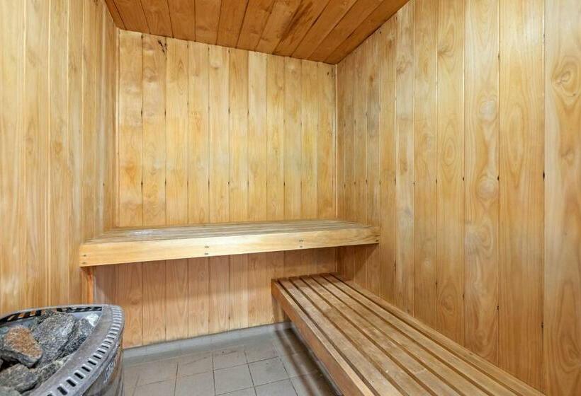 Northwind Beachfront Apartments