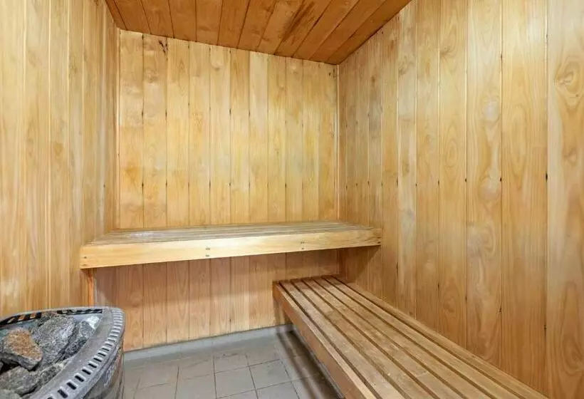 Northwind Beachfront Apartments