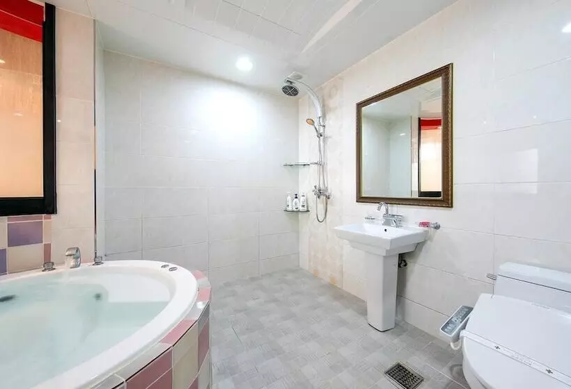 Yeosu King Pension