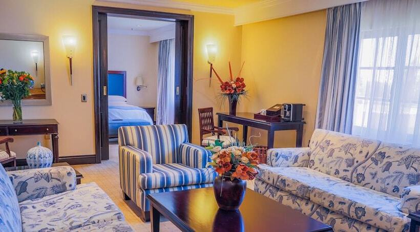 فندق The Carousel