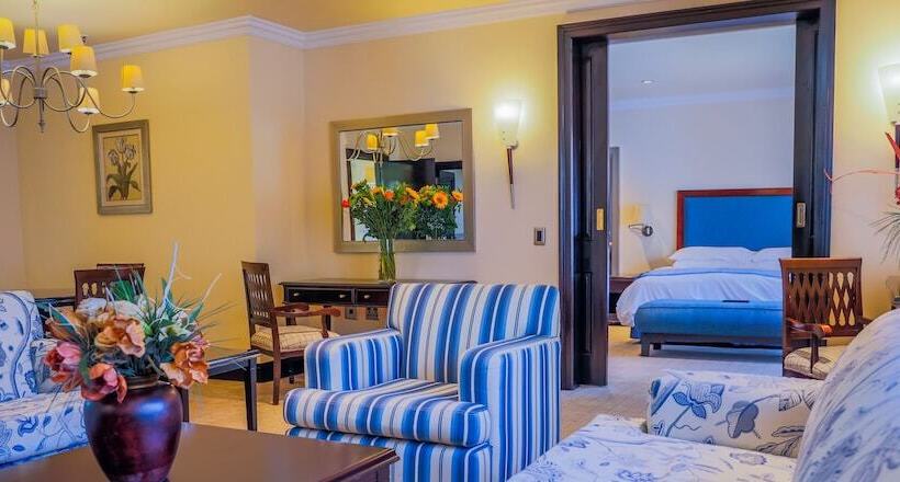 فندق The Carousel