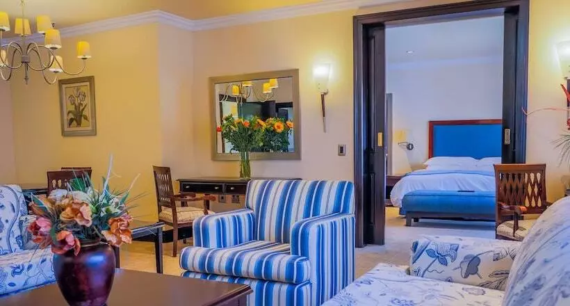 ホテル The Carousel