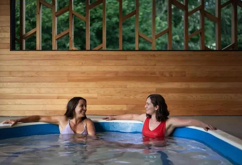 モーテル Vrge Revelstoke