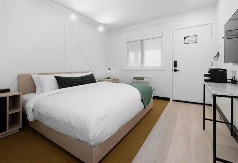 モーテル Vrge Revelstoke