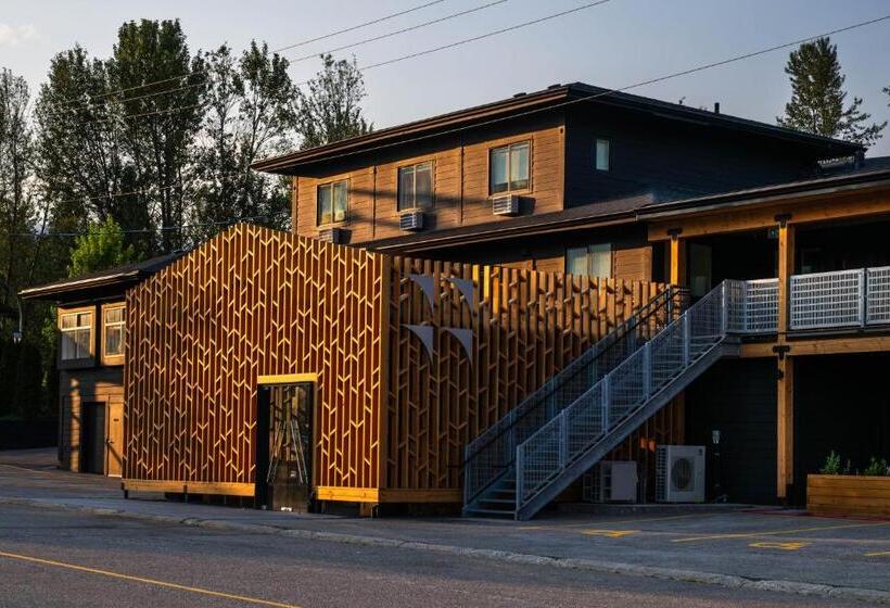 مُتل Vrge Revelstoke