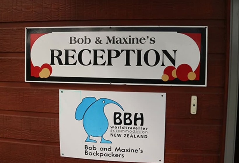 فندق صغير Bob & Maxine S Backpackers