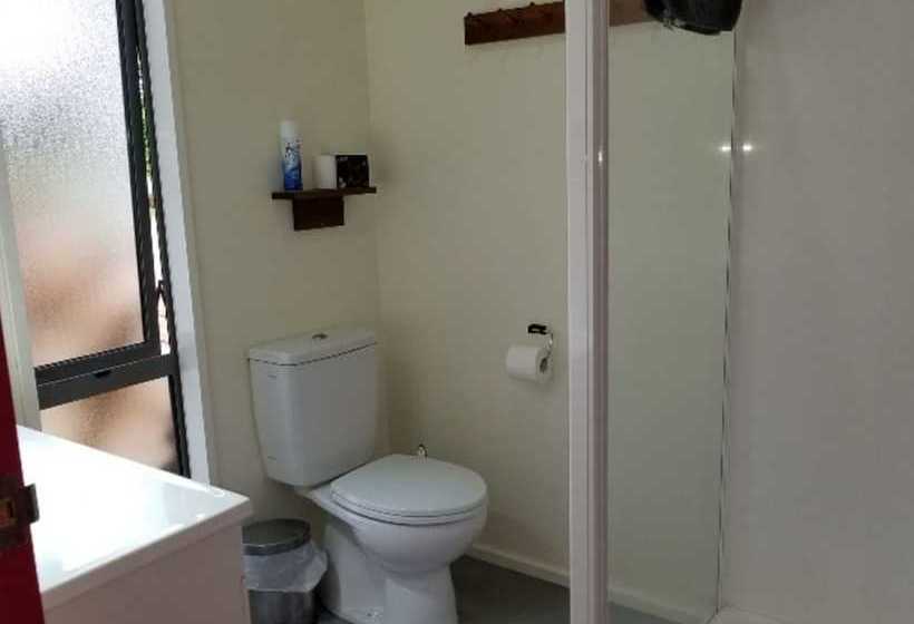 فندق صغير Bob & Maxine S Backpackers