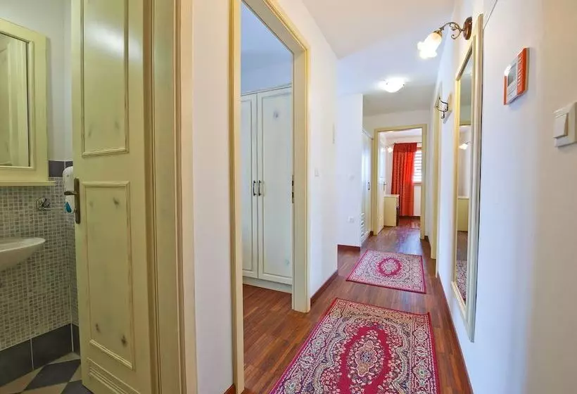Aparthotel Vijolica