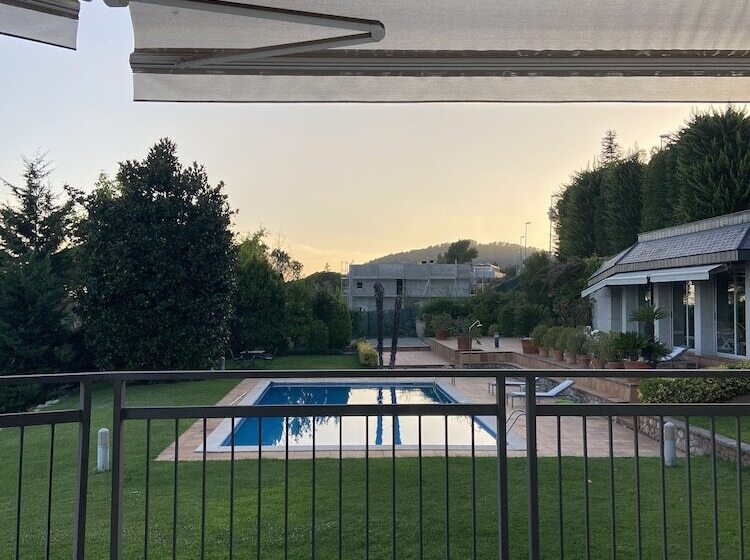 تختخواب و صبحانه Suite Matadepera