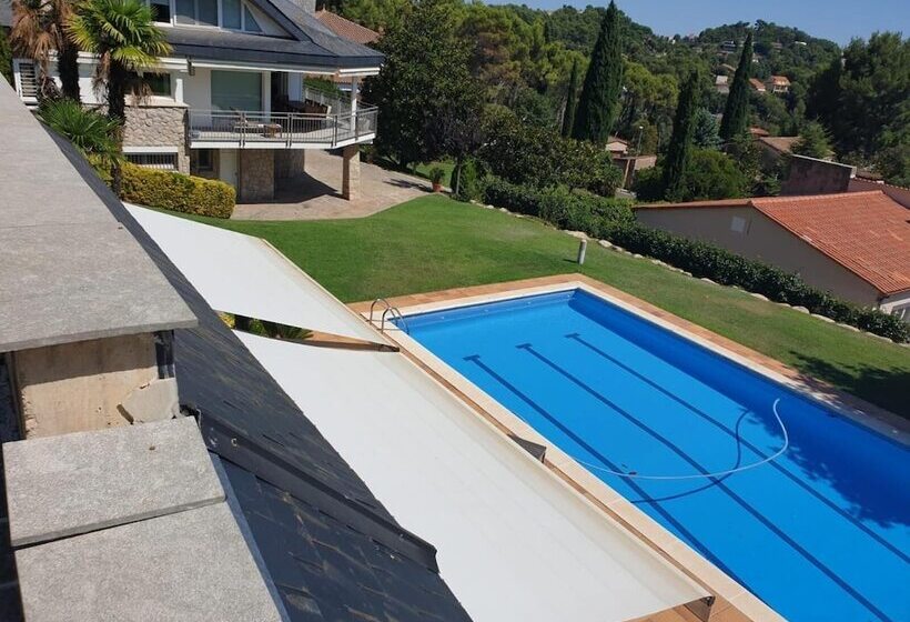 تختخواب و صبحانه Suite Matadepera