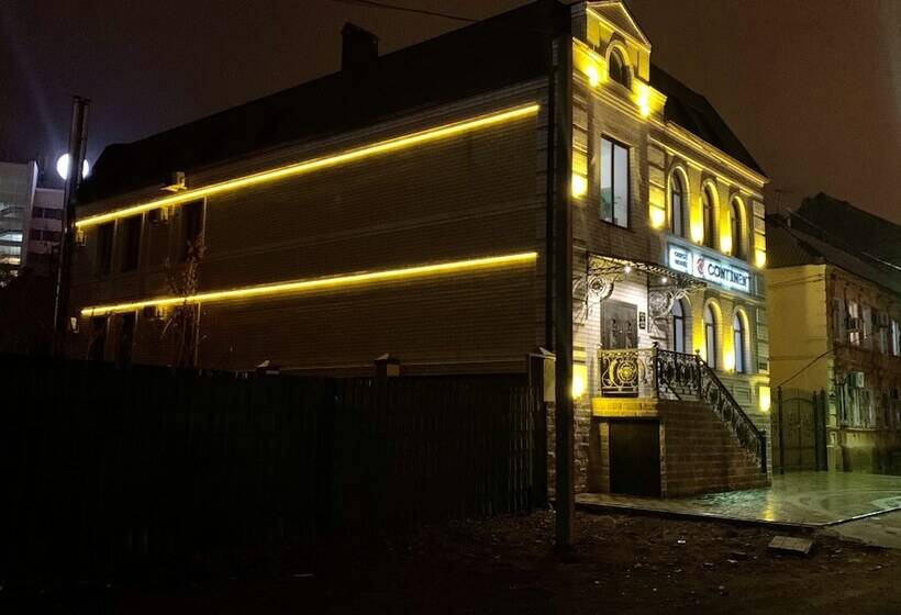 Отель Continent