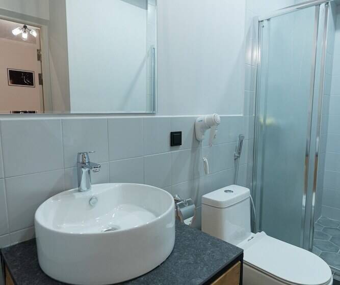 Отель Continent