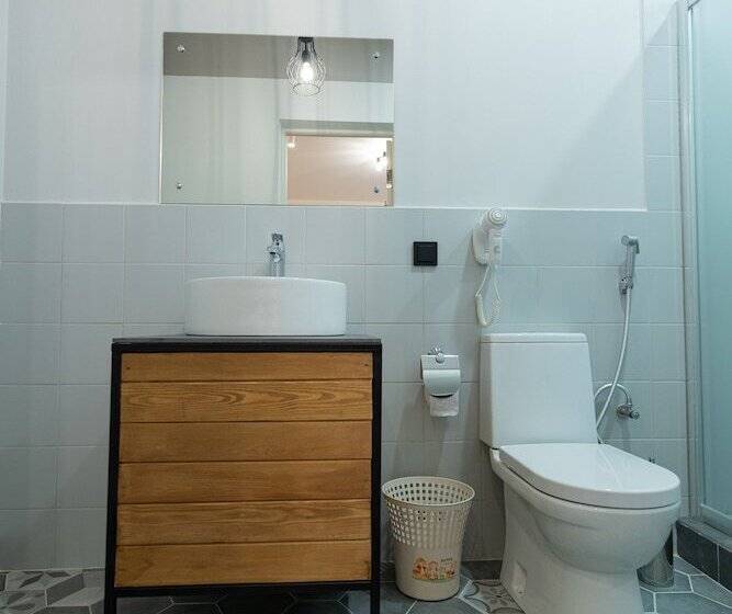 Отель Continent