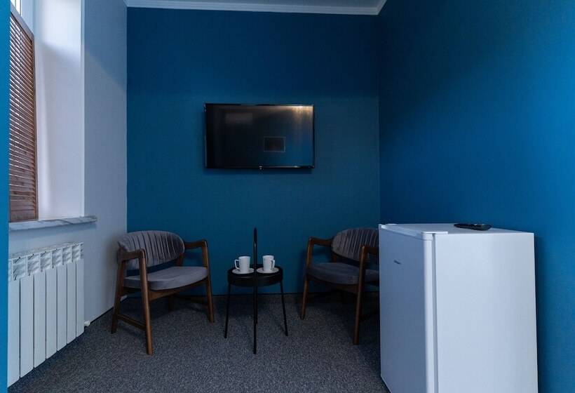 Отель Continent