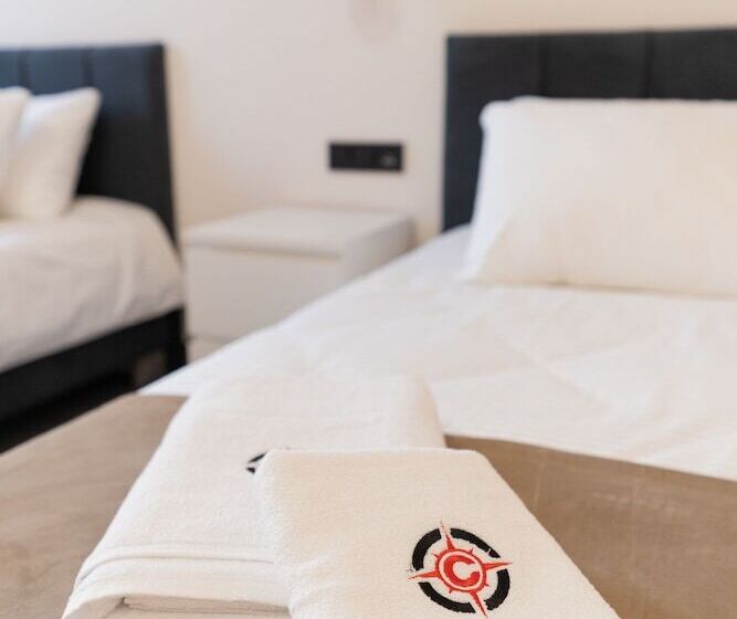 Отель Continent