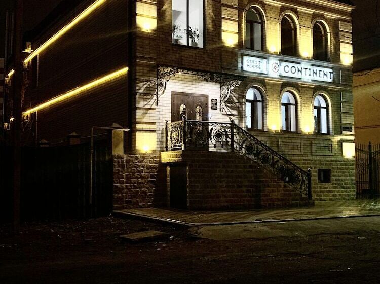 Отель Continent