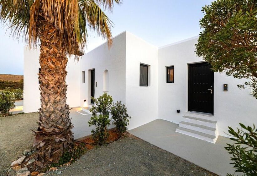 پانسیون Omilos Beachfront House