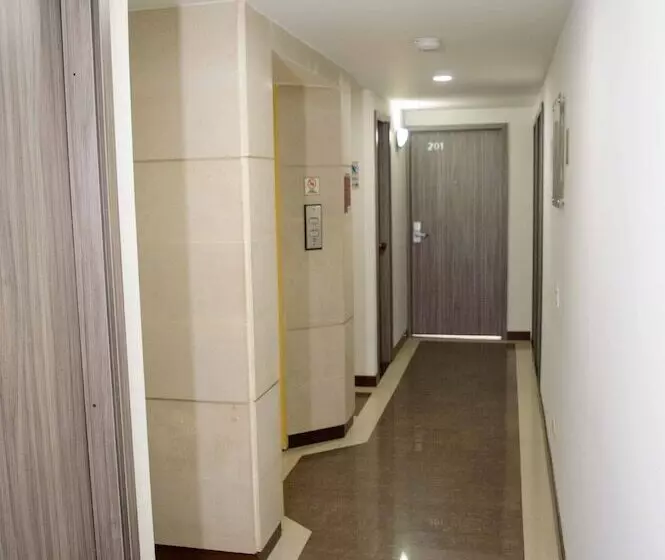 هتل Confort 80 Zona Rosa