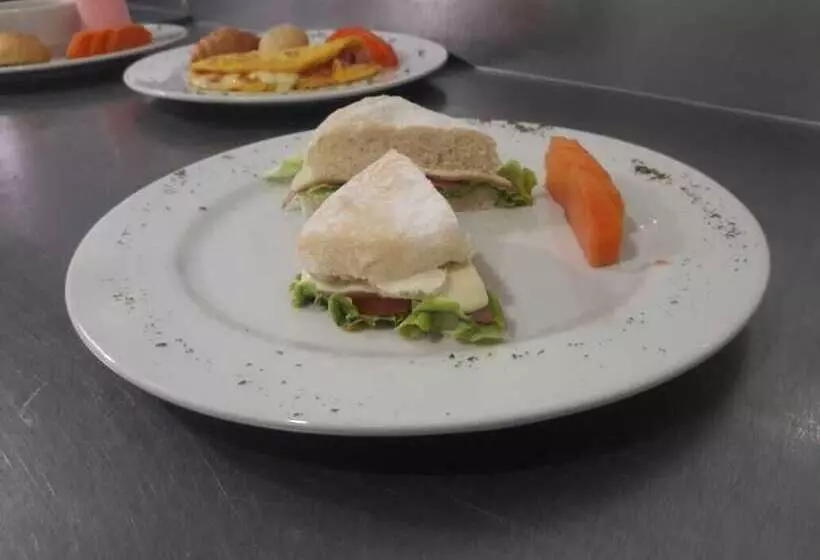 هتل Confort 80 Zona Rosa