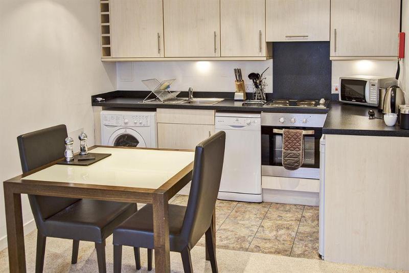 Fountain Court Apartments Grove Executive